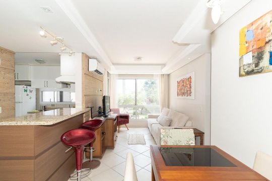 Sala  de apartamento para alugar com 3 quartos, 77m² em Cristal, Porto Alegre