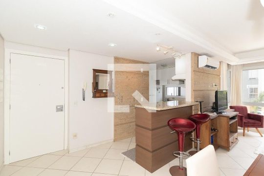 Sala  de apartamento para alugar com 3 quartos, 77m² em Cristal, Porto Alegre