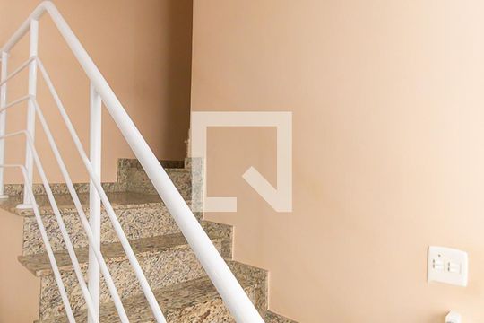 Escada de casa de condomínio à venda com 3 quartos, 112m² em Vila Santa Clara, São Paulo