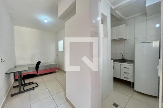 Quarto de kitnet/studio para alugar com 1 quarto, 27m² em Cidade Universitária, Campinas