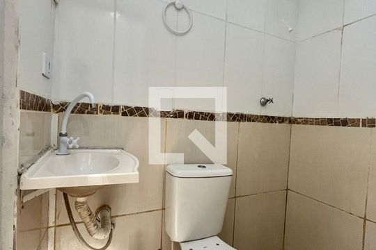 Banheiro de kitnet/studio para alugar com 1 quarto, 27m² em Cidade Universitária, Campinas