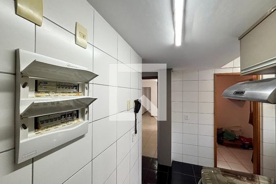 Cozinha de apartamento para alugar com 3 quartos, 111m² em Botafogo, Rio de Janeiro