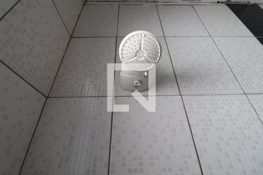 Banheiro 1 de casa para alugar com 2 quartos, 360m² em Parque Residencial Candido Portinari, Ribeirão Preto