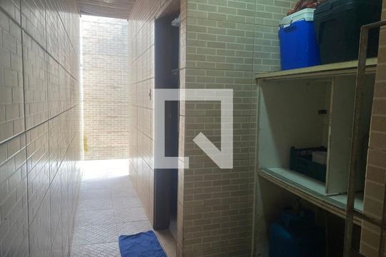 Área externa de casa para alugar com 5 quartos, 360m² em Jardim Mar e Ceu, Guarujá