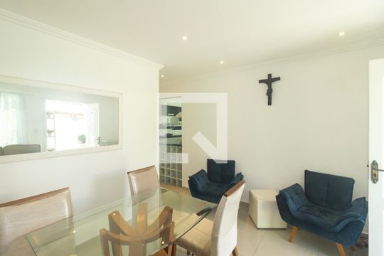 Sala de casa para alugar com 3 quartos, 200m² em Guaratiba, Rio de Janeiro
