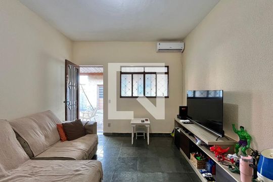 Sala de casa à venda com 4 quartos, 180m² em Parque Imperador, Campinas