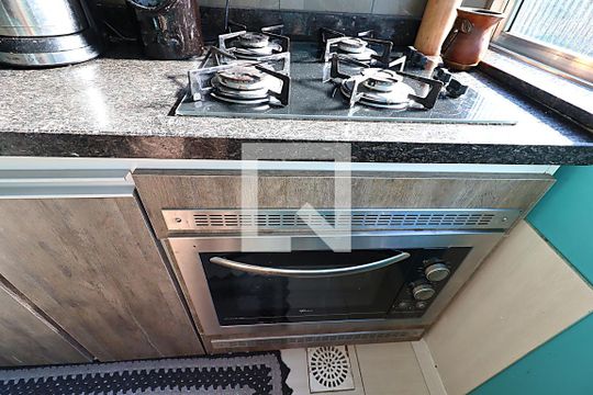 Cozinha - Armários de apartamento para alugar com 1 quarto, 49m² em Bom Jesus, Porto Alegre