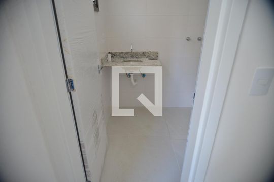 Banheiro da Suíte de apartamento à venda com 1 quarto, 51m² em Parque das Nações, Santo André