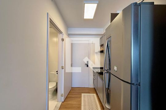 Cozinha  de kitnet/studio à venda com 1 quarto, 27m² em Santo Amaro, São Paulo