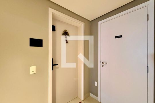 Hall Apartamento  de kitnet/studio para alugar com 1 quarto, 27m² em Santo Amaro, São Paulo