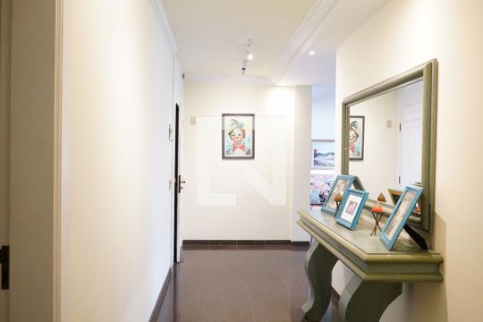 Corredor de apartamento para alugar com 4 quartos, 370m² em Vila Regente Feijó, São Paulo