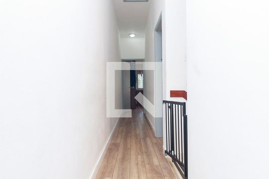 Corredor de casa à venda com 3 quartos, 200m² em Santo Amaro, São Paulo