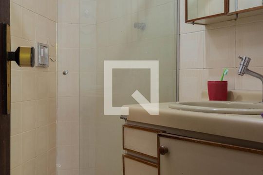 Banheiro da Suíte 1 de casa para alugar com 3 quartos, 400m² em Jardim Sao Luis, São Bernardo do Campo
