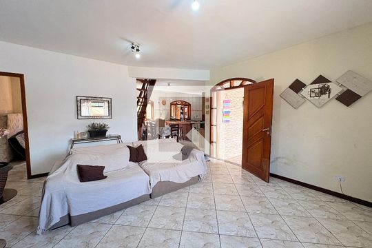 Sala de casa à venda com 3 quartos, 500m² em Corrupira, Jundiaí