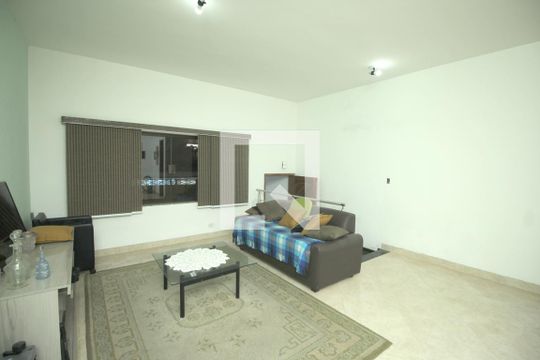 Sala de casa à venda com 4 quartos, 144m² em Vila Humaita, Santo André