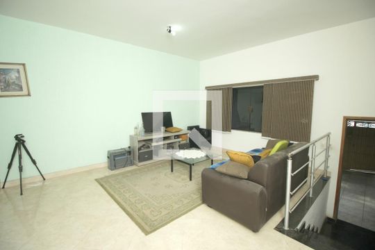 Sala de casa à venda com 4 quartos, 144m² em Vila Humaita, Santo André