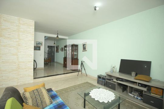 Sala de casa à venda com 4 quartos, 144m² em Vila Humaita, Santo André