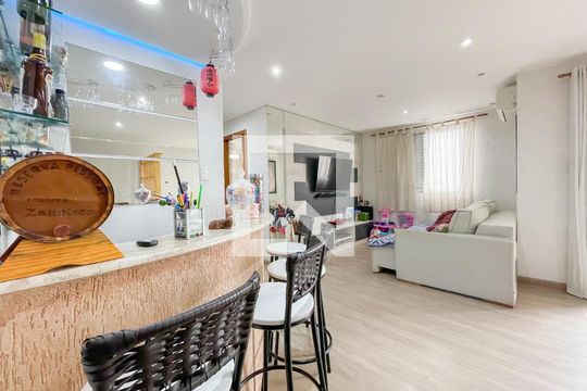 Sala de apartamento à venda com 2 quartos, 74m² em Jaguaribe, Osasco