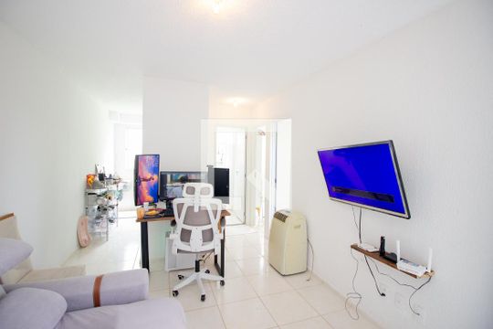 Sala de apartamento para alugar com 2 quartos, 41m² em Caiapos, Contagem