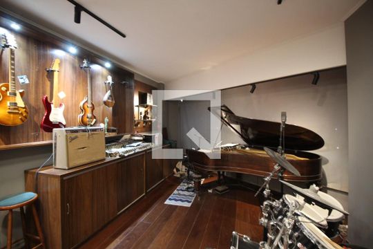 Studio de apartamento para alugar com 3 quartos, 200m² em Moinhos de Vento, Porto Alegre