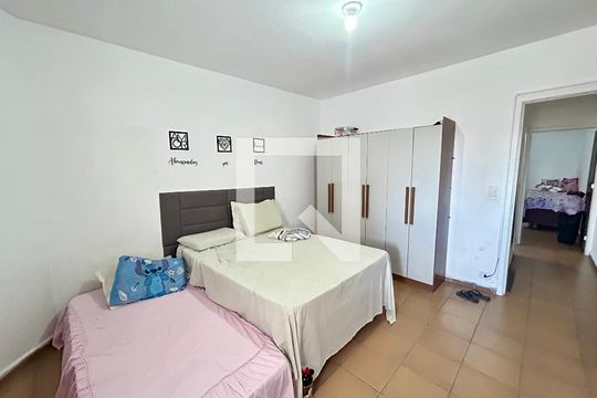 Quarto 2 de casa à venda com 4 quartos, 239m² em Jardim Dourado, Guarulhos