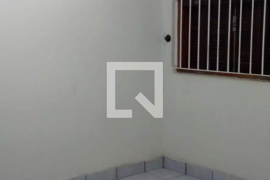 Quarto de casa à venda com 2 quartos, 100m² em Barra Funda, São Paulo