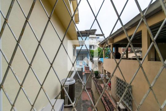 Vista da Sala de casa à venda com 3 quartos, 203m² em Olaria, Rio de Janeiro