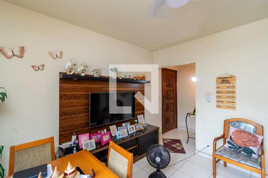 Sala de apartamento à venda com 2 quartos, 75m² em Olaria, Rio de Janeiro