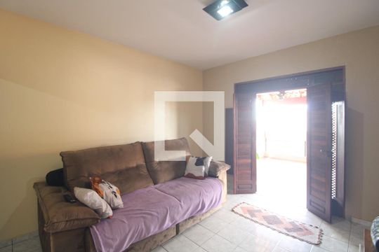 Sala de casa à venda com 3 quartos, 250m² em Jardim Varginha, São Paulo