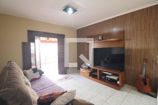 Sala de casa à venda com 3 quartos, 250m² em Jardim Varginha, São Paulo