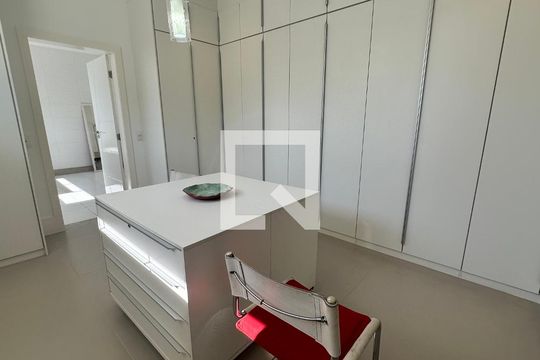Closet do quarto 2 de casa à venda com 7 quartos, 614m² em Recreio dos Bandeirantes, Rio de Janeiro
