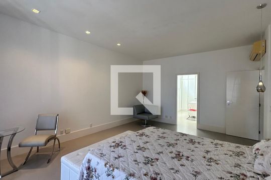 Quarto 2 de casa à venda com 7 quartos, 614m² em Recreio dos Bandeirantes, Rio de Janeiro
