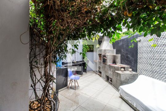 Vista da Sala de casa de condomínio para alugar com 3 quartos, 506m² em Vilarejo, Carapicuíba