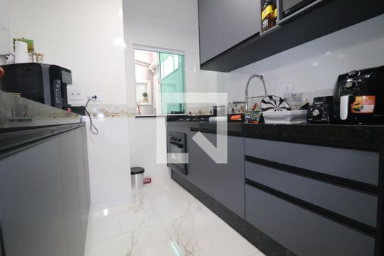 Cozinha de apartamento à venda com 2 quartos, 65m² em Vila Camilópolis, Santo André