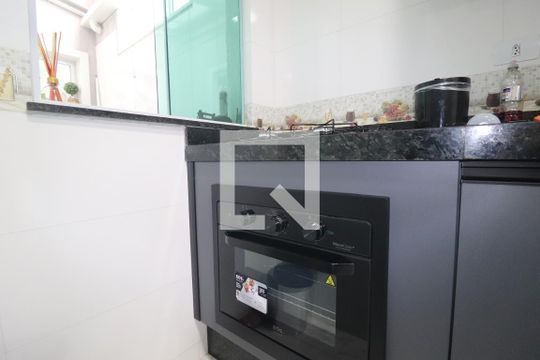 Cozinha de apartamento à venda com 2 quartos, 65m² em Vila Camilópolis, Santo André