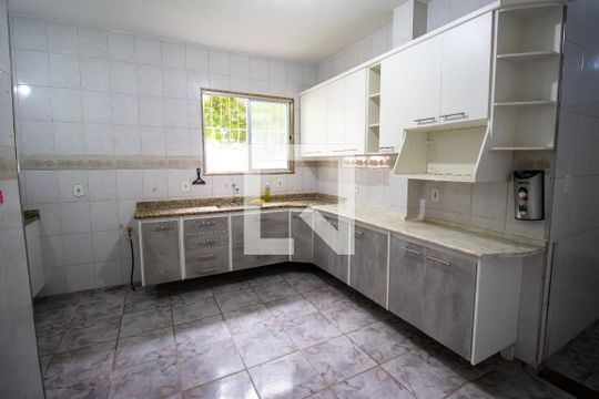 Cozinha de casa de condomínio à venda com 2 quartos, 113m² em Vista Alegre, Rio de Janeiro