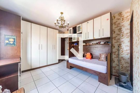Quarto 2 de casa à venda com 3 quartos, 217m² em Vila Linda, Santo André