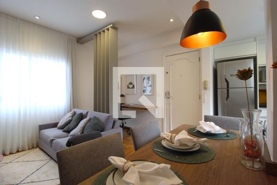 Sala de apartamento para alugar com 2 quartos, 70m² em Itaim Bibi, São Paulo