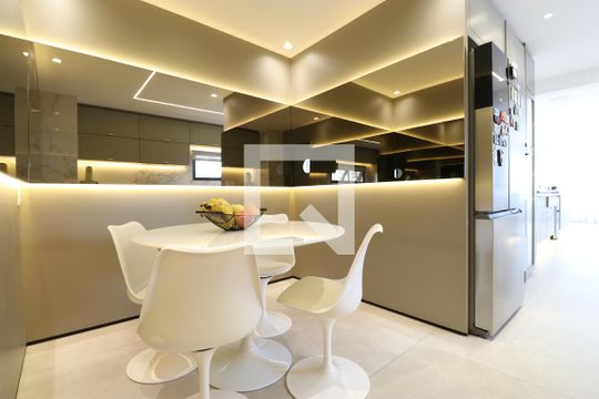 Cozinha de apartamento à venda com 4 quartos, 230m² em Alto da Lapa, São Paulo