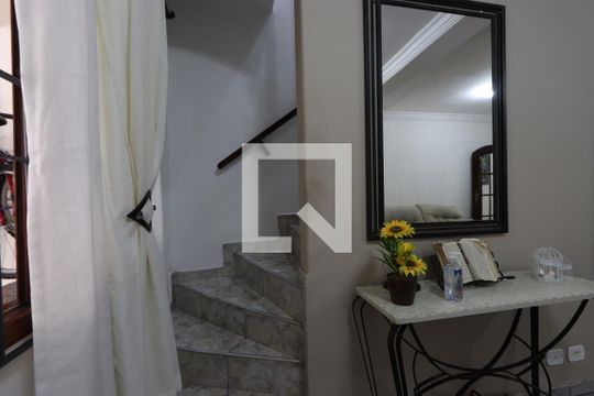 Escada de casa à venda com 3 quartos, 375m² em Vila Nova Pauliceia, São Paulo
