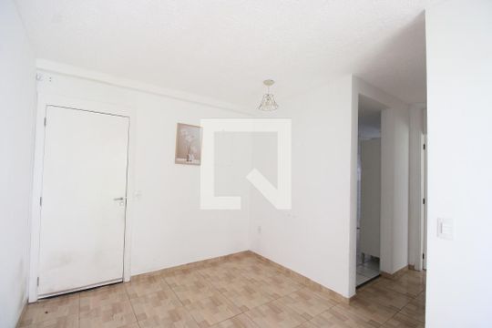 Sala de apartamento para alugar com 1 quarto, 48m² em Taquara, Rio de Janeiro