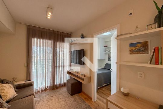 Sala  de kitnet/studio para alugar com 1 quarto, 36m² em Brooklin, São Paulo