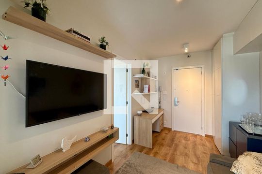Sala  de kitnet/studio para alugar com 1 quarto, 36m² em Brooklin, São Paulo