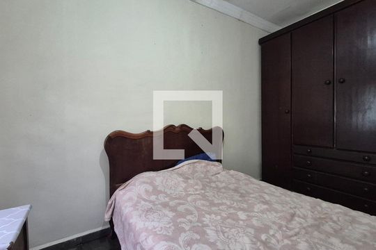 Quarto de casa para alugar com 4 quartos, 329m² em Vila Curuçá, Santo André
