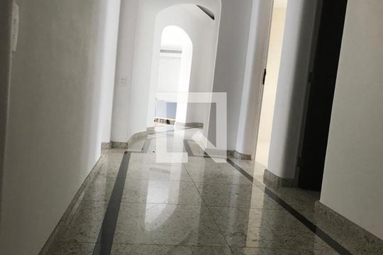 Apartamento para alugar com 4 quartos, 240m² em Santo Amaro, São Paulo