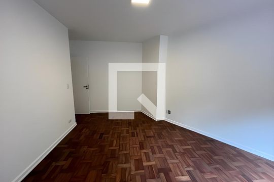 Apartamento para alugar com 3 quartos, 140m² em Jardim das Bandeiras, São Paulo