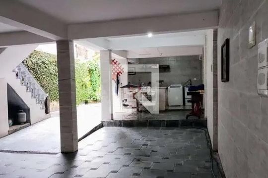Área externa de casa à venda com 3 quartos, 133m² em Vila Antonieta, São Paulo