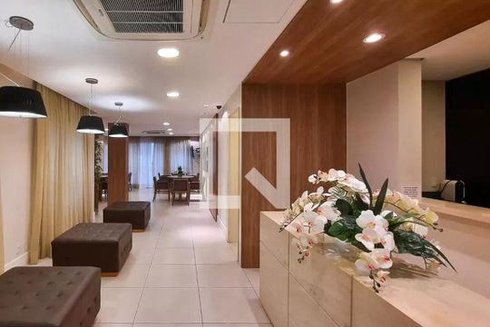 Hall social de apartamento à venda com 2 quartos, 67m² em Vila Ipojuca, São Paulo