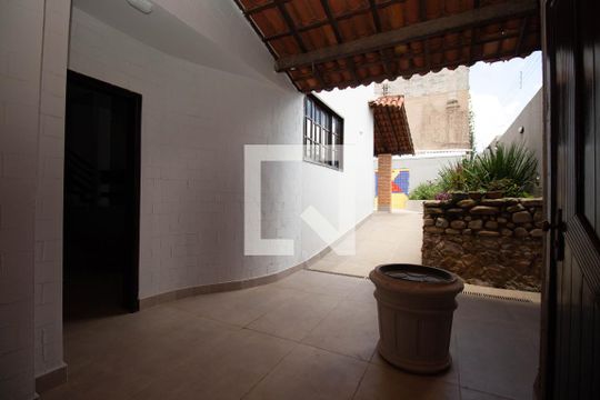 Hall de casa de condomínio para alugar com 7 quartos, 450m² em Jardim Botânico, Brasília