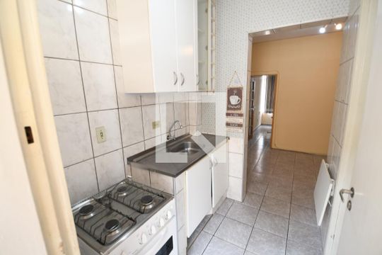 Cozinha de kitnet/studio para alugar com 1 quarto, 36m² em Centro, Campinas